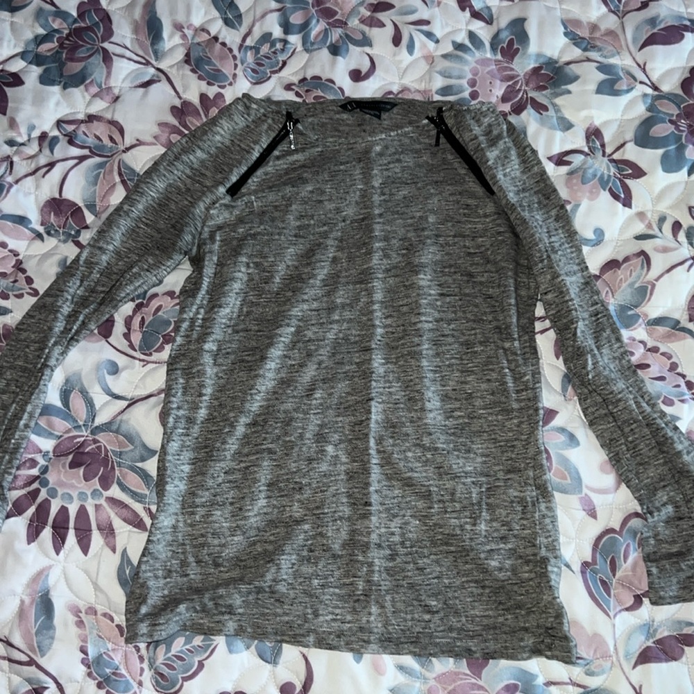 Gray top